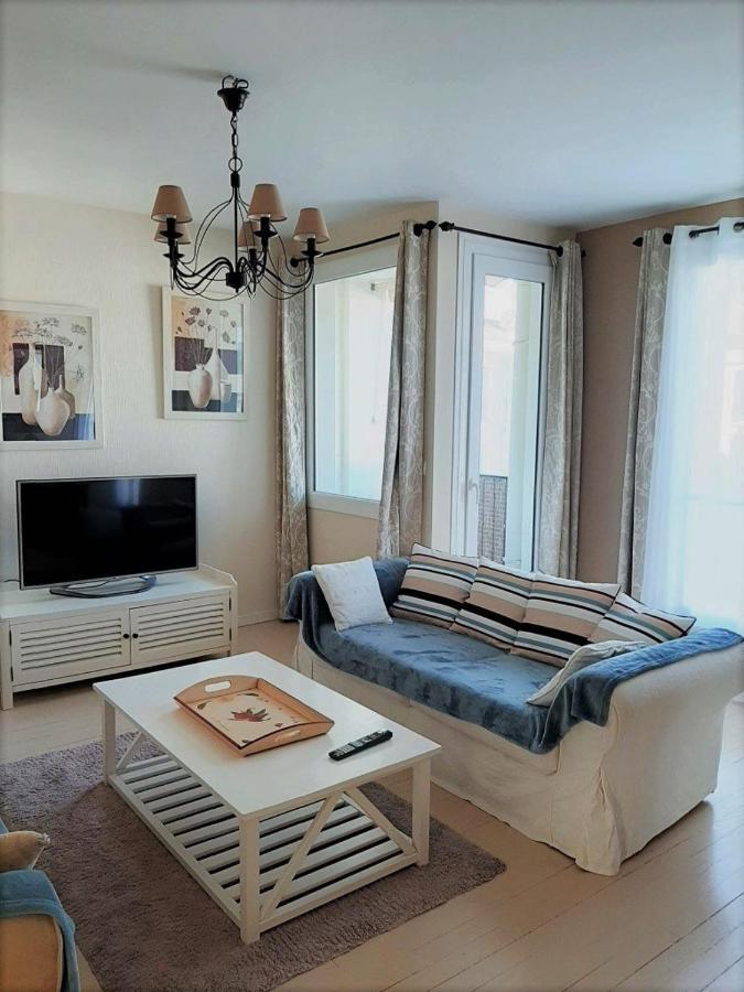 Appt cosy 65 m2 coeur de ville à 150 m de la plage Royan Esterno foto